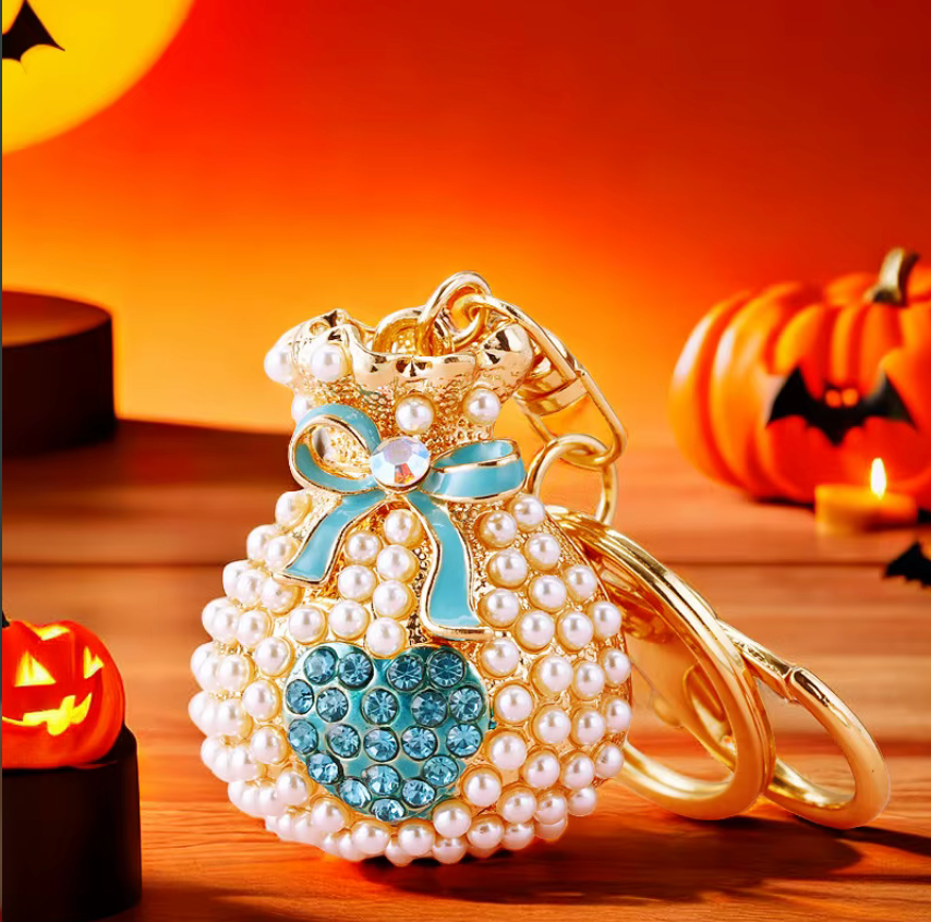 Fendiz Cute Creative Alloy Crystal Heart Shape Keychain