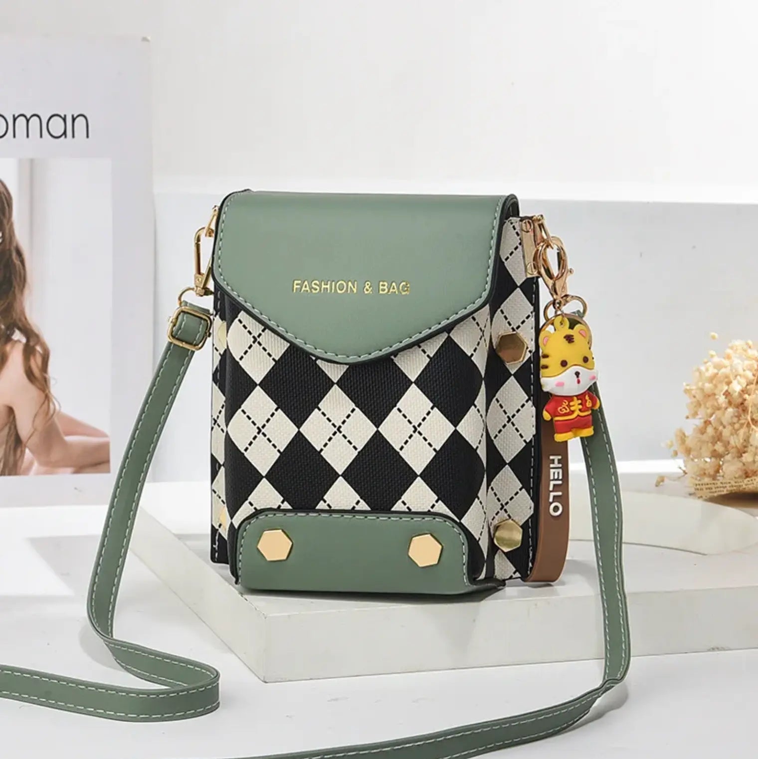 fashionable bag versatile Crossbody Messenger Bag Single Shoulder Mini Vertical Mobile Bag