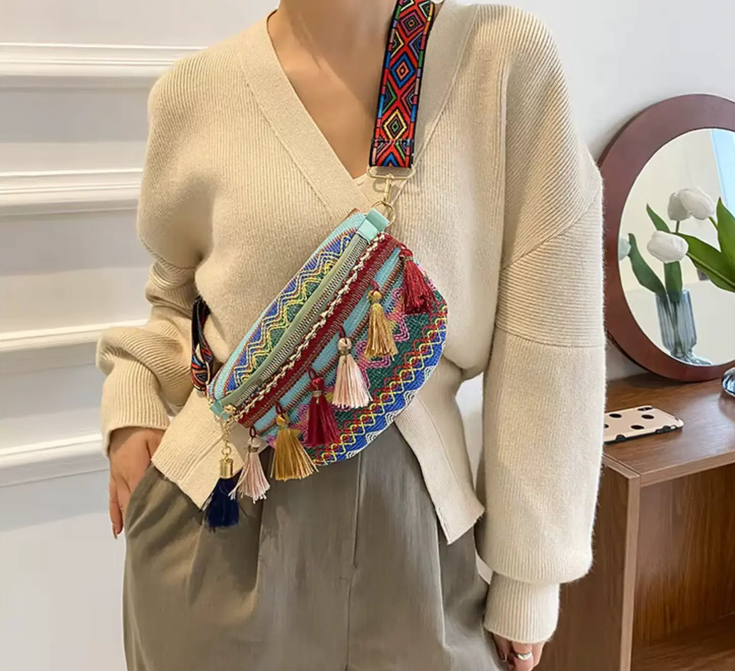 Fendiz Bag Bohemian Style Fanny Pack Crossbody Bag Waist Bag Fashion Chest Bag Casual Belt Bag Purse with Tassel