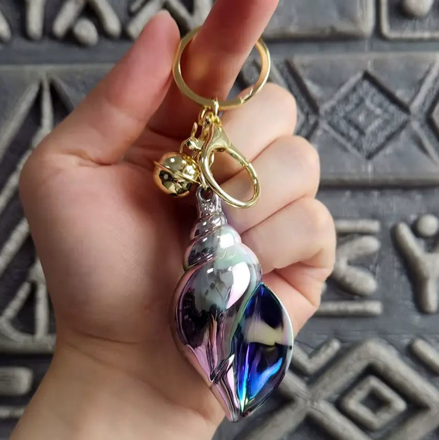 Large Colored Conch Keychain For Fashionable Metal Bag Car Pendant with Acrylic