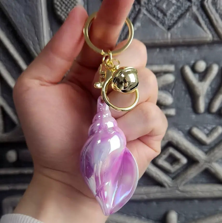 Large Colored Conch Keychain For Fashionable Metal Bag Car Pendant with Acrylic